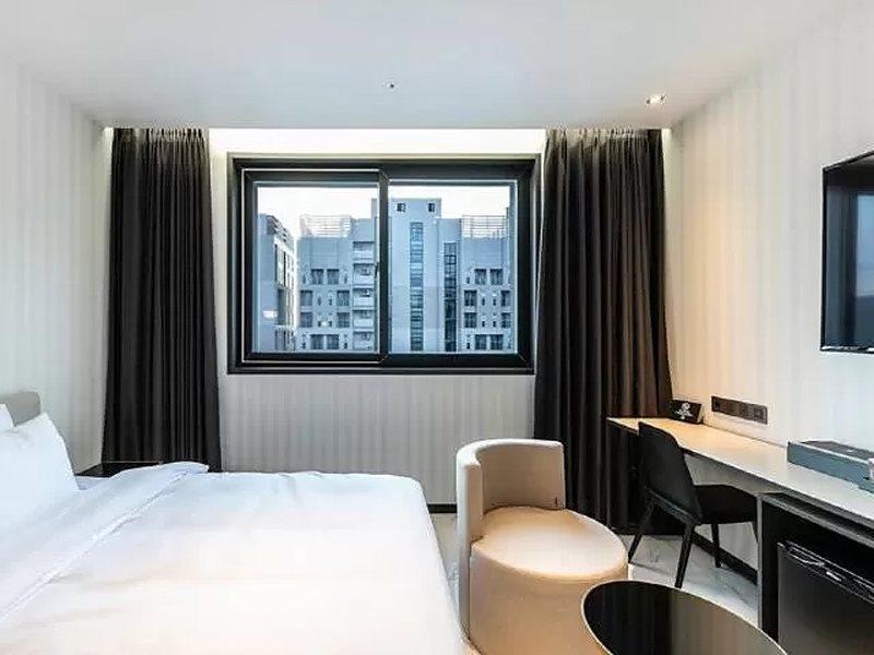 Brown Dot Hotel Jinju Bagian luar foto
