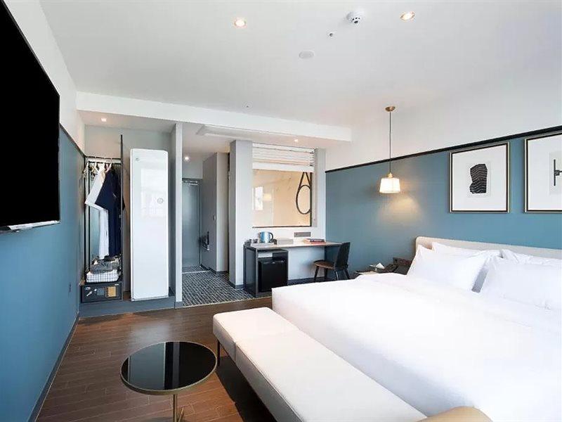 Brown Dot Hotel Jinju Bagian luar foto