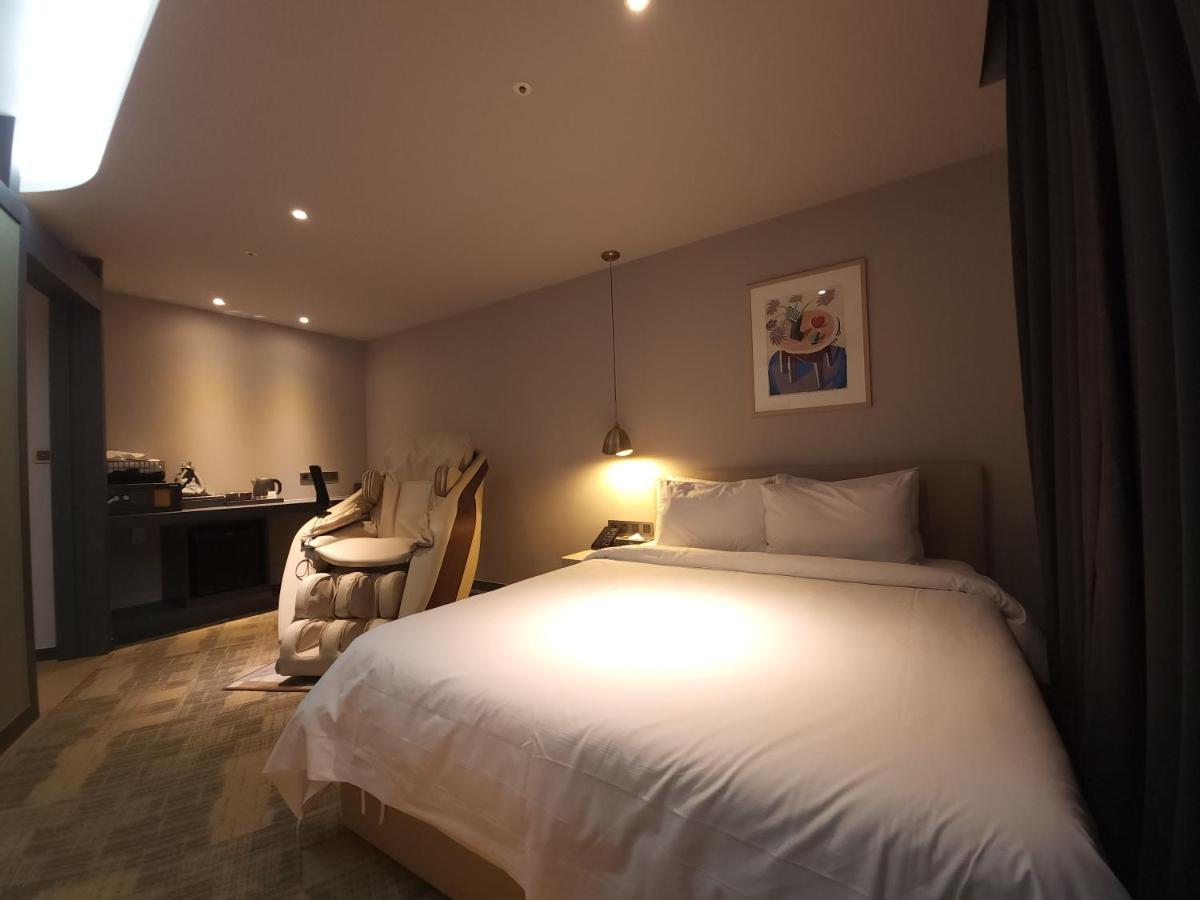 Brown Dot Hotel Jinju Bagian luar foto