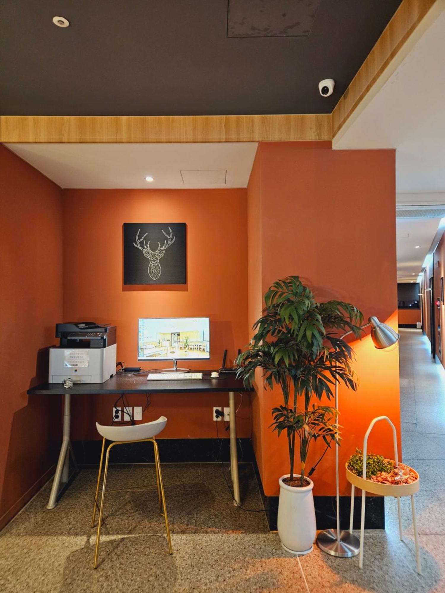 Brown Dot Hotel Jinju Bagian luar foto