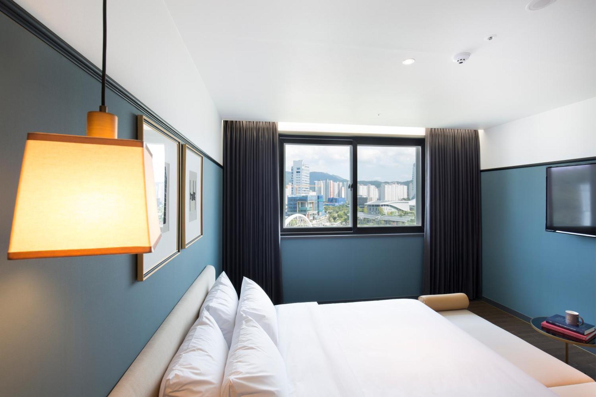 Brown Dot Hotel Jinju Bagian luar foto